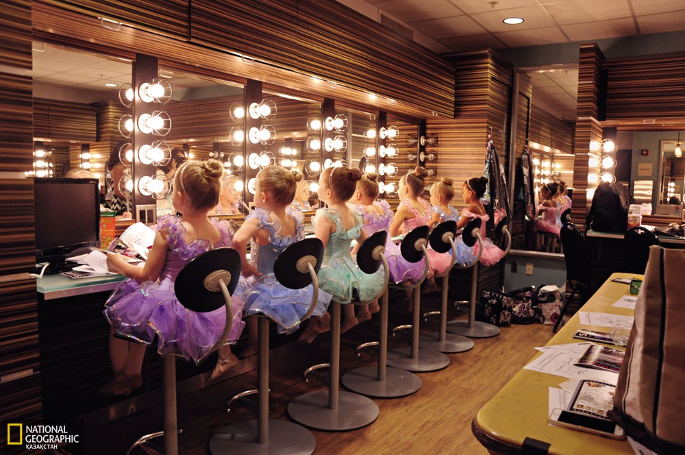 evelynreinson_ballerina_rainbow-printonly
